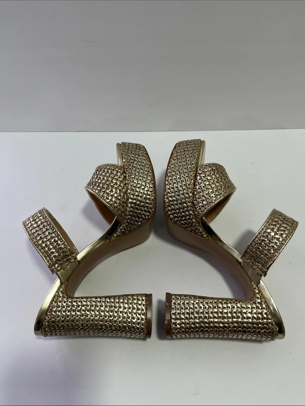 Steve Madden Gold Platform Woven Block Heel Sandals - Women's Sz 7.5